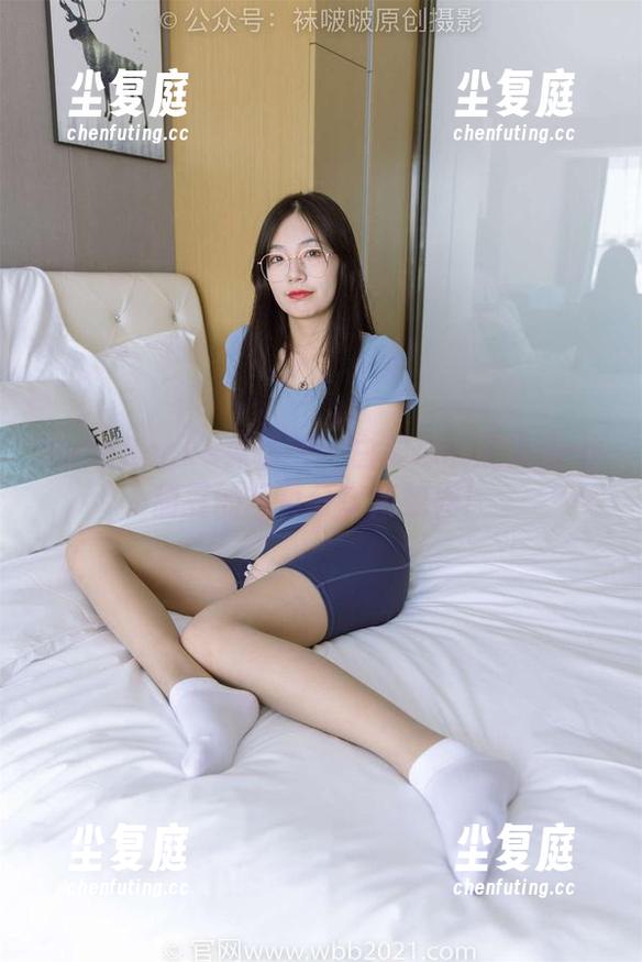 BoBoSocks袜啵啵 - 白棉袜的惹人爱-小甜豆的写真分享新视界！