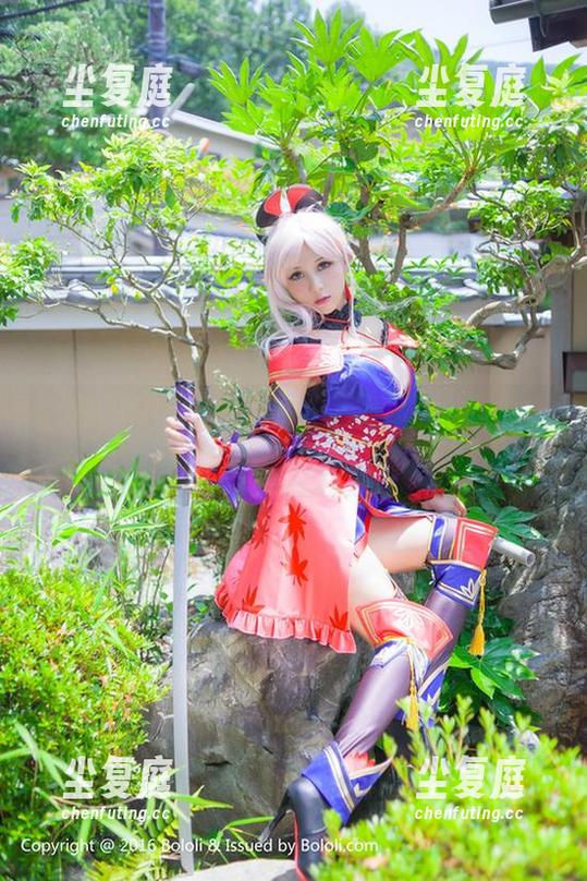 BoLoli菠萝社-夏美酱 BoLoli菠萝社 - 最新写真:夏美酱给八重樱穿上了“丛林精灵”外套?!