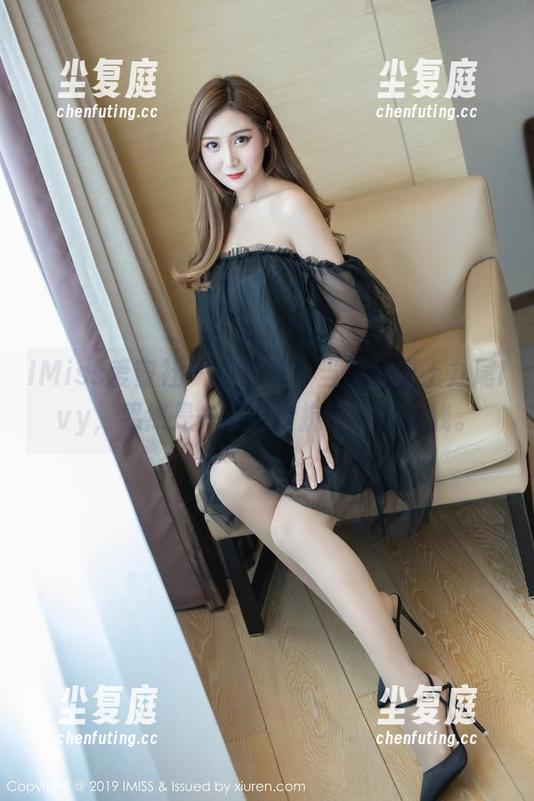 IMiss爱蜜社-九尾Ivy IMiss爱蜜社 - 看图片,当黑丝遇上九尾Ivy,果然是一道不可抗拒的风景线。