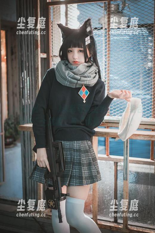 Jenny(정제니)泳装写真上线，最新组合竟是“土拨鼠”与“优雅”的对决！