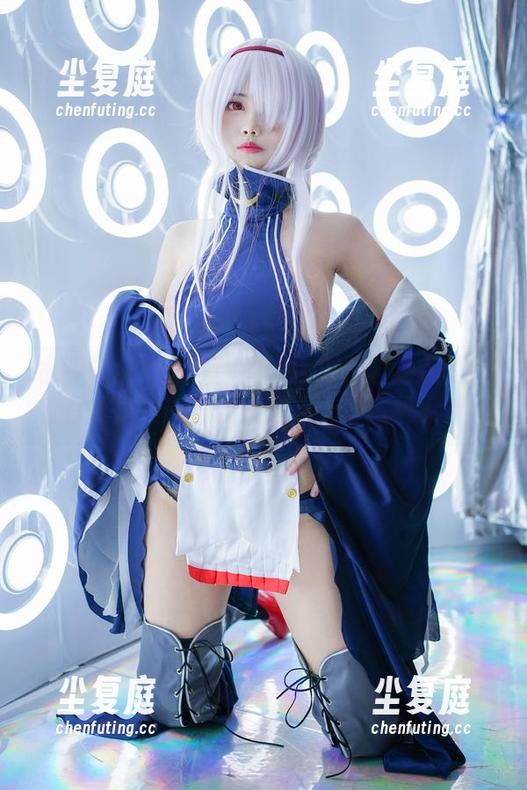 KaYa萱 水手服+KaYa萱=颠覆你对校园角色的所有想象,原图让人想马上租条帆船!