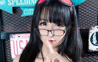 你见过灰色比基尼的美图吗？Kuuko W这波壁纸摘星计划实在不赖！