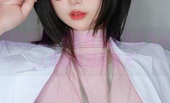 水手服图包里，K酱散发的清新气息，让人想起青涩的夏天