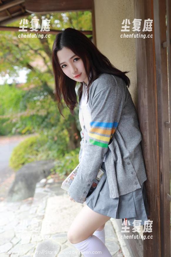 MFStar模范学院-李颖煊baby MFStar模范学院 - 李颖煊baby的裸足写真上网盘,这算不算是谦虚的自我挑逗?