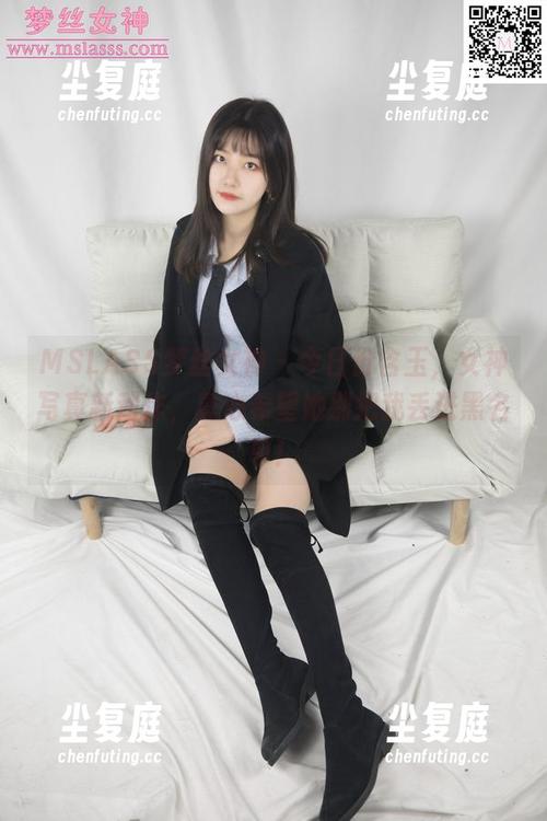 MSLASS梦丝女神-含玉 MSLASS梦丝女神 - 今日份含玉,女神写真新动作,真心希望她别把我丢进黑名单!