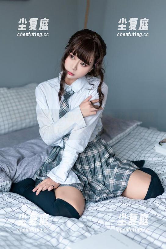 如何彻底震撼我的心灵？参考这本喵糖映画的元气少女写真图集！