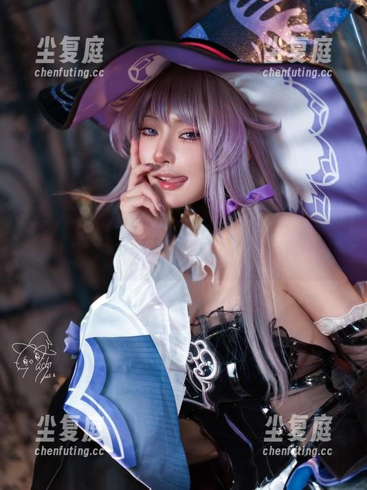 Machi马吉全集写真：罗宾在星穹铁道上的翻滚，仿佛在为崩坏打call。