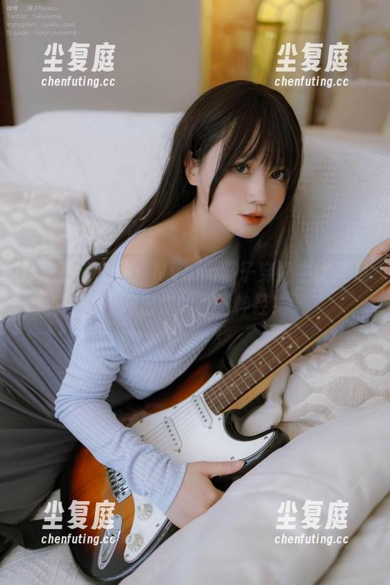 Nyako喵子 分享最新力作:Nyako喵子穿奶牛比基尼,冲击你的视觉神经!