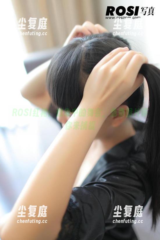 ROSI ROSI红裙:想象中的舞会,免费图片等你来捕捉