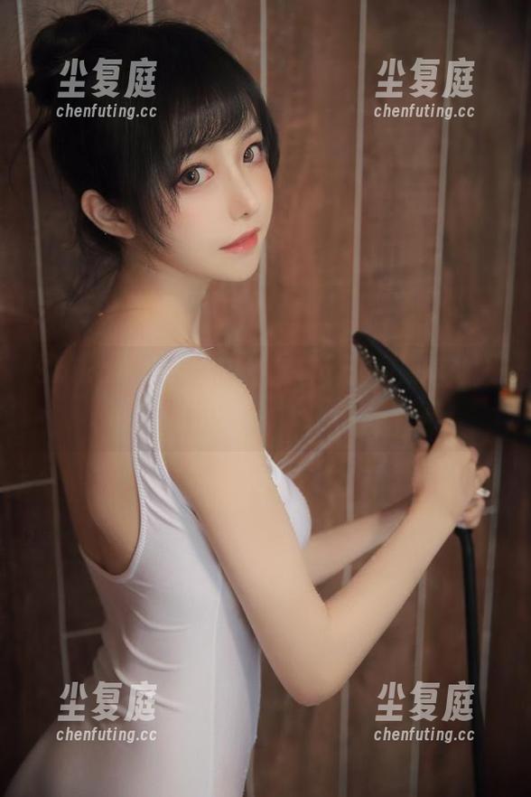 Shika小鹿鹿 Shika小鹿鹿执着于爱宕,这图册真让人眼前一亮,哈哈哈