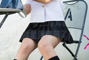 UGirls尤果网 - 看王瑞儿以“秘书”身份颠覆常规,图片里到底藏了什么小玄机?