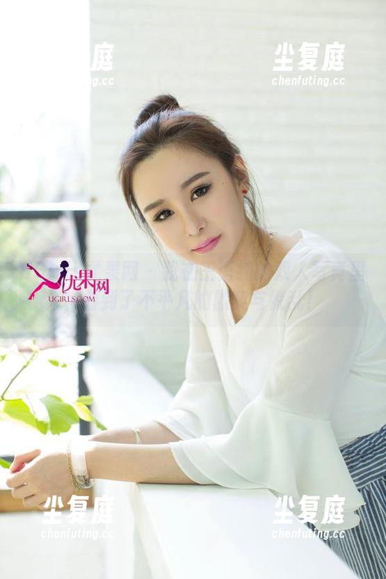 UGirls尤果网 - 我在王语纯的双人写真里，看到了不平凡的默契与慌乱！