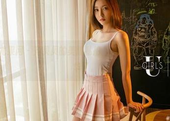 UGirls尤果网 - 齐贝贝的美脚私拍,从此我对“脚”的审美升华了。