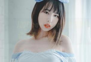 Uhye(이유혜)的Deepmore办公哲学：私拍和套图里的轻松时刻。