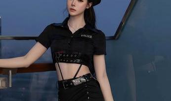 Xiuren秀人网 - 看Barbie可儿的水手服写真全集，一张张图里有一种无声的呼唤，向海的方向