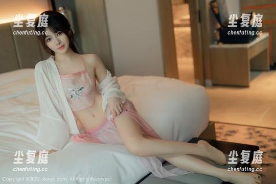 Xiuren秀人网 - 壁纸里的小细节，tina甜仔的棉袜总是让我意外！