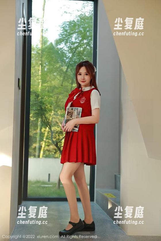 Xiuren秀人网 - 七米baby展翅的空姐梦，私拍一瞥，原图里的每一个细节都让人偷偷停下。