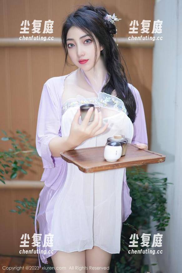Xiuren秀人网 - 哦，八宝icey在浴室的最新图包里，那个角落好像不太一样……