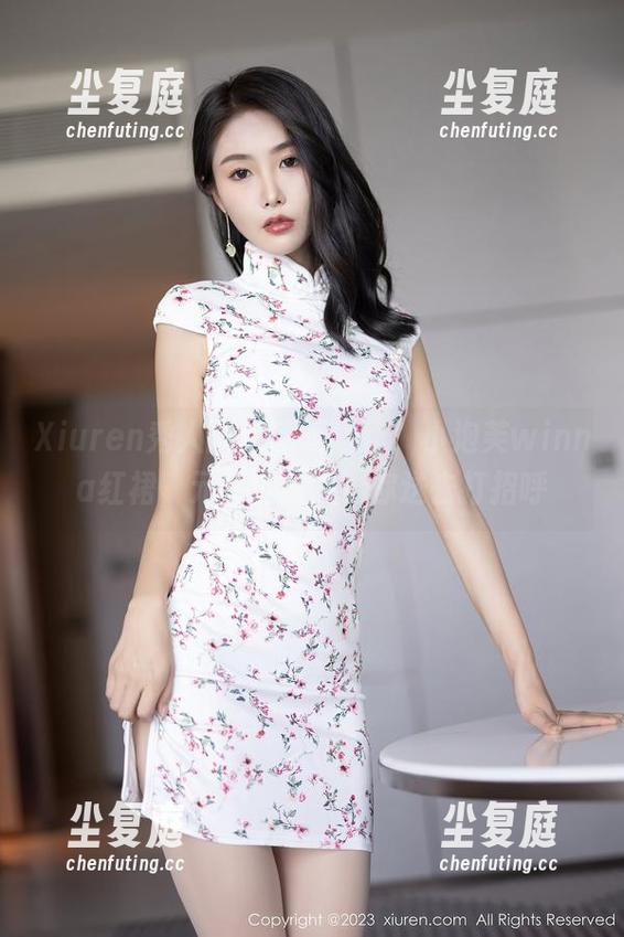 Xiuren秀人网-小泡芙winna Xiuren秀人网 - 精选之作,小泡芙winna红裙,元气满满想给你送去打招呼
