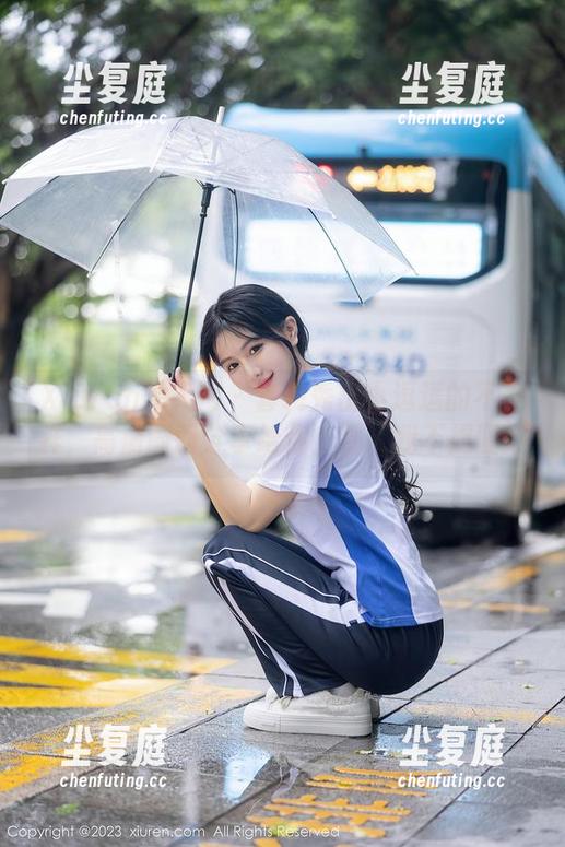 Xiuren秀人网-小逗逗 Xiuren秀人网 - 套装秀出小逗逗的不一样,高清画面分享给你,别说我不提醒!