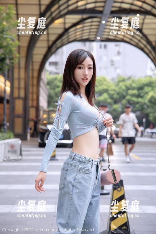 Xiuren秀人网 - 两个人，一个镜头——林子遥的双人图包，你能猜到摄影师在想什么吗？