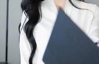 Xiuren秀人网 - 林文文yooki的水世界——游泳池里的图片合集,有些浸染着色