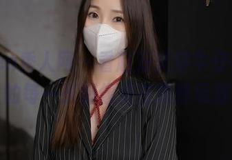 Xiuren秀人网 - 看赵万灵穿牛仔裤,图包里的每一张都像是在跟我玩捉迷藏