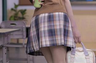Xiuren秀人网 - 轩轩王子最新写真集发布，办公室的气氛…总让人意外！