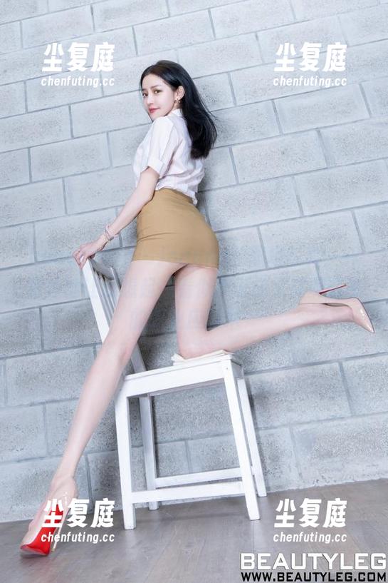 beautyleg-Joanna beautyleg - Joanna的职场写真——意外地让我想起‘看似严肃却又充满诱惑的职业应对术’