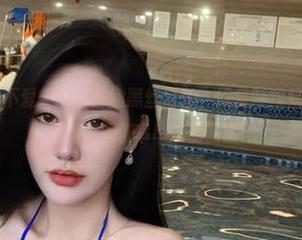 微密圈 - 届时不爱笑的赛琳的黑丝全套,欣赏时我只顾盯着,但脑中却浮现了串串烧的画面…