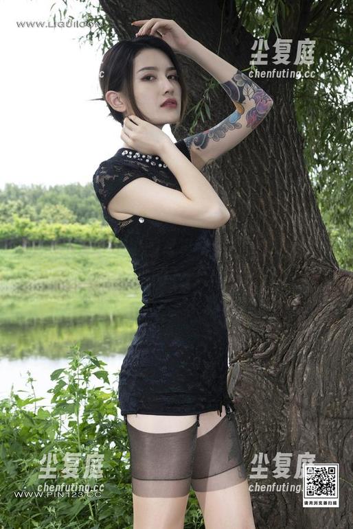 丽柜 - 小爽的校园写真，原图一揭，惊掉你的下巴。