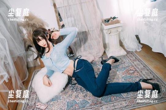 九曲Jean私房照片鉴赏：过膝袜的神奇之旅与我的偶然目光