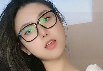 微密圈 - 俏妞qiaoniu66日常写照：生命中不可多得的作品集，随便下载，把乐趣带回家！