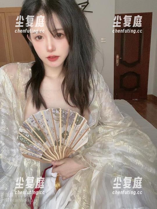 哦哟，倦倦喵的死库水壁纸，心里那叫一个小鹿乱撞。