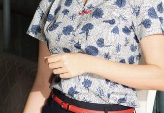 克拉女神 - 海边的灵感：宋黛在弄潮儿角色中留下的经典写真