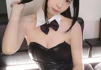 看十万珍吱伏特如何用精选自拍征服整个cos圈！