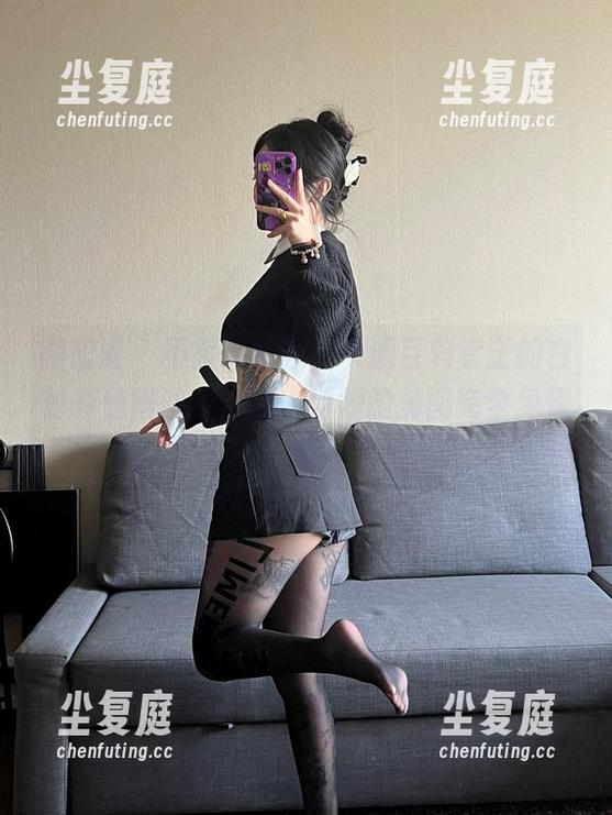 卡通百科老王 微密圈 - 不接受反驳,卡通百科老王的白衬衫值得浓妆淡抹,附赠的美图完全免费哦
