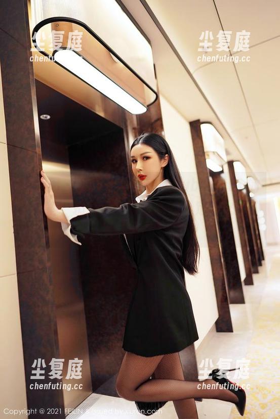 嗲囡囡-欣欣Rubybaby 嗲囡囡 - 套图合集:欣欣Rubybaby的牛仔裤,扔给人一种轻松的已定时之美,喜欢!