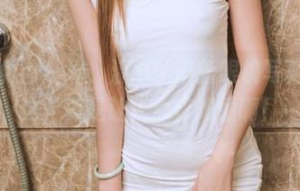 头条女神 - 看,温心怡最新眼镜写真集在这,真是让人心痒难耐啊!