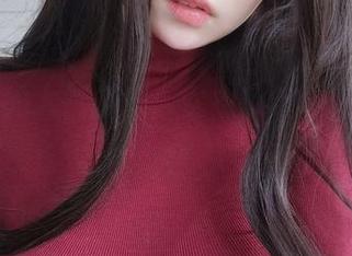 私房里的人气新宠：女主K与她的女仆作品