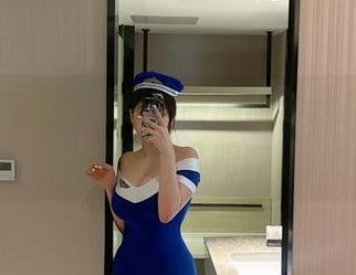 微密圈 - 奶宝妹纸的制服时刻合集，让人不禁多看几眼嘛。