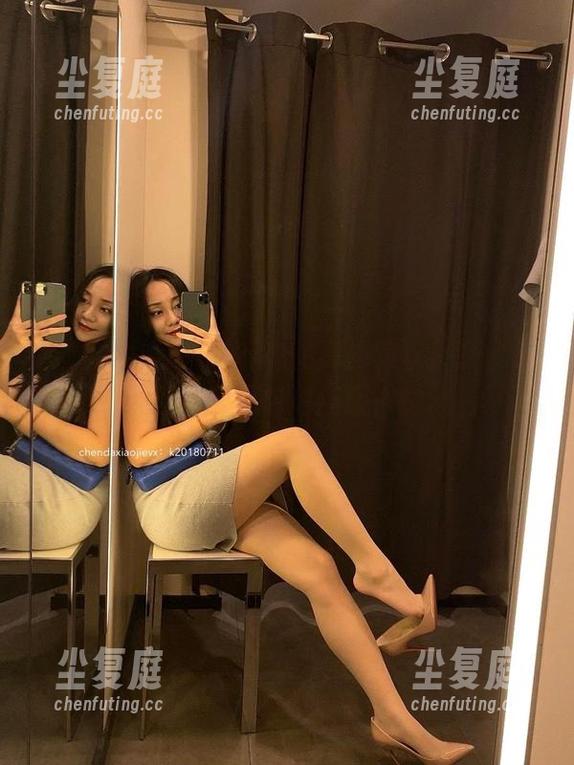 微密圈 - 双人写真未免有些难以捉摸，宸大小姐的图包清新脱俗啊。