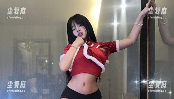 小u优优子 微密圈 - 在小u优优子的在线写真“7.4嘉宾”中,我好像找到了一种无声的羡慕,怎么个意思呢?