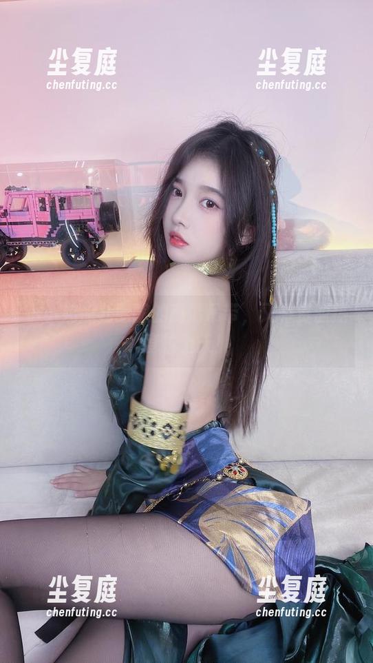 小小奶瓶儿酝酿的高清吊带，又将资源热度拉上天！