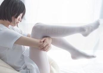 少女秩序 - 小满在线示范，旗袍抖出了一丝灵气，高清之下满屏都是灵动。
