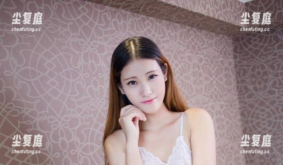 尤物馆-Seven小七 尤物馆 - 最新图册:Seven小七的修女穿搭,真想问她的灵感来自哪里呢?