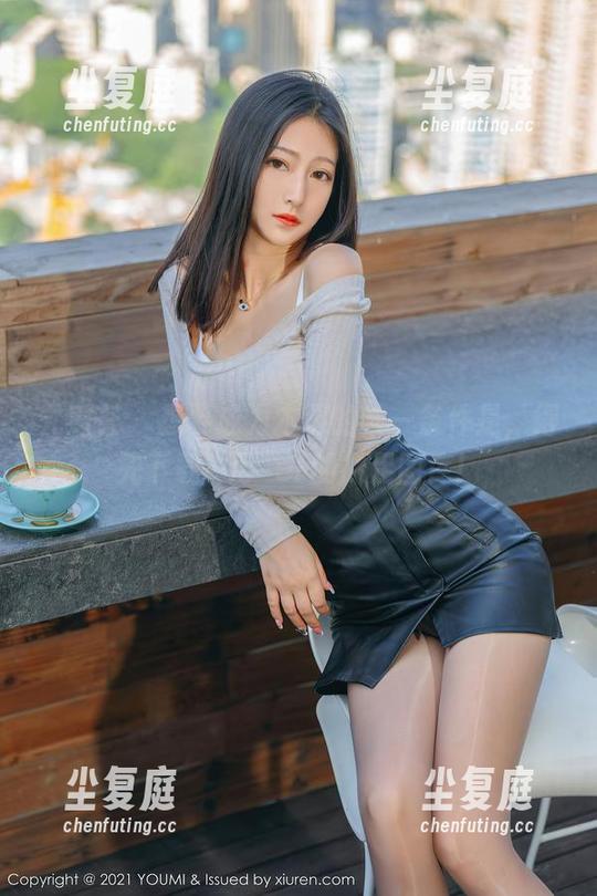尤蜜荟-玥儿玥er 尤蜜荟 - 想要成为木偶的唯一条件是,得先下载玥儿玥er的裸足图库!