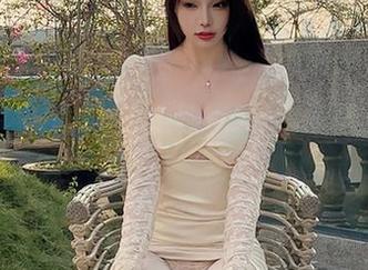 微密圈 - 徐莉芝的黑白图包更新——到底是修片还是在骗我?