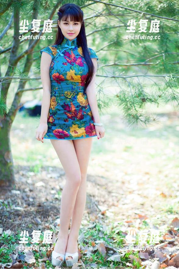 推女郎 - 最新黑丝图片上线，连欣又一次颠覆我的审美，我是觉得太赞了嘛？