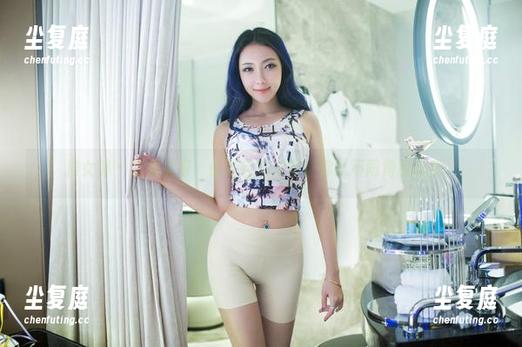 推女郎 - 我是黄可，最新自拍写真让你从不同角度认我。